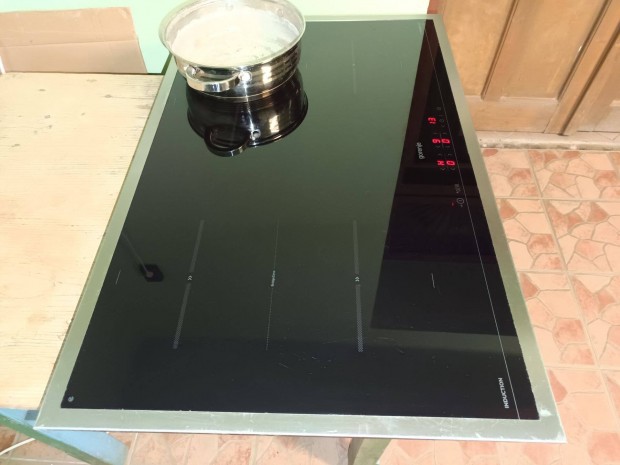 Gorenje be�p�thet� �n�ll� indukci�s f�z�lap,80cm sz�les