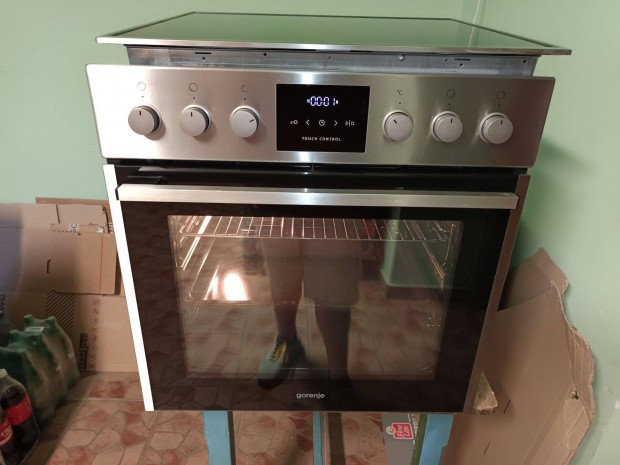 Gorenje beépíthető pirolitikus sütő és kerámia főzőlap