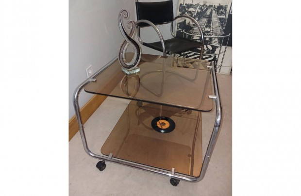 Grgs vintage krm veglapos dohnyz asztal