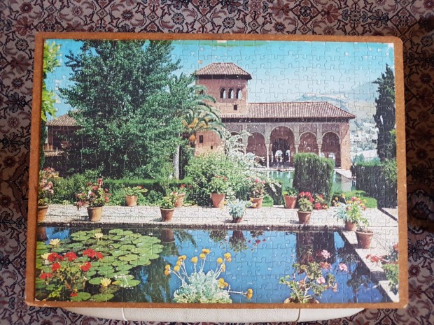 Granadai Alphambra Partal palota Puzzle Falikép 500 db-os kirakott puz