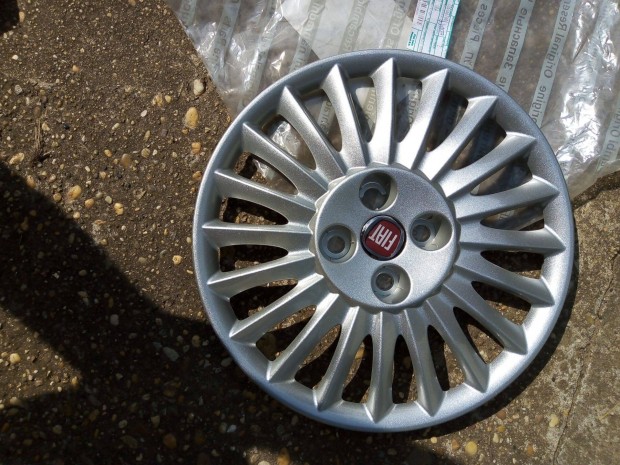 Grande punto disztrcsa 15 col piros kzep