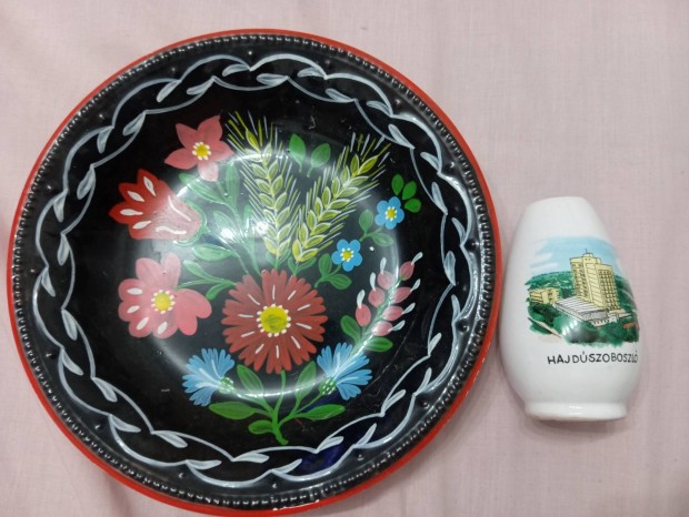 Grnit falitnyr Hajdszoboszl porcelnnal 