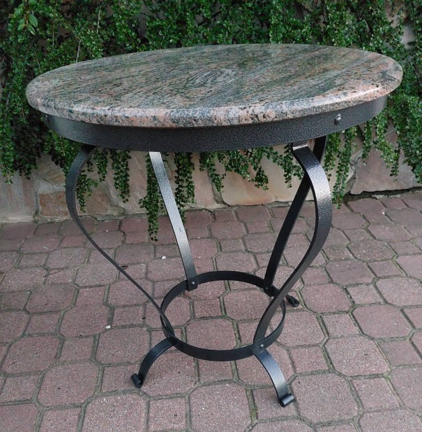 Gránit kerek asztal kovácsoltvas lábakkal, (60cm átmérő, 65magas)