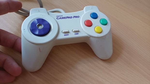 Gravis Gamepad pro konrtoller