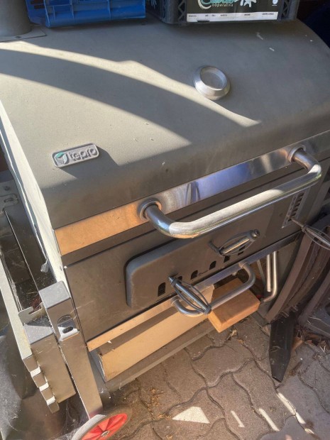 Grill kocsi faszenes