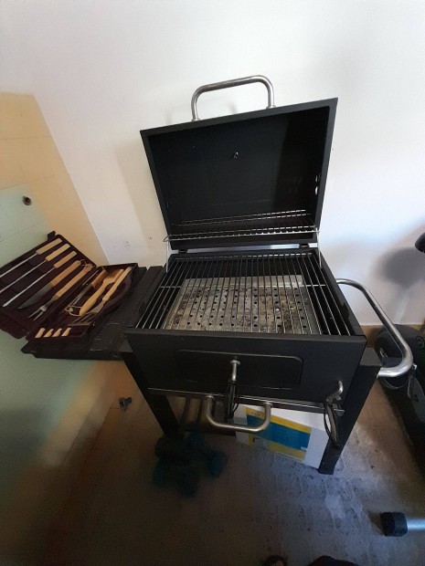 Grillst Fieldmann 120x60x110 grilleszkzkkel egytt