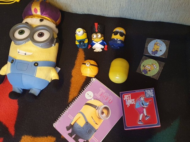 Gru Minyon figurk, fzet, puzzle -Minions, j