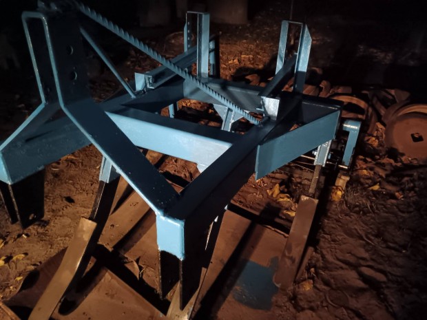 Gruber 5 s 7 kaps MTZ traktor utn megfelel 