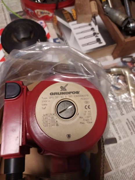Grundfos UPS32-80 B 180 Keringető szivattyú