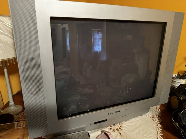 Grundig 72cm-es sikkeperyos tv tokeletes allapotban elado