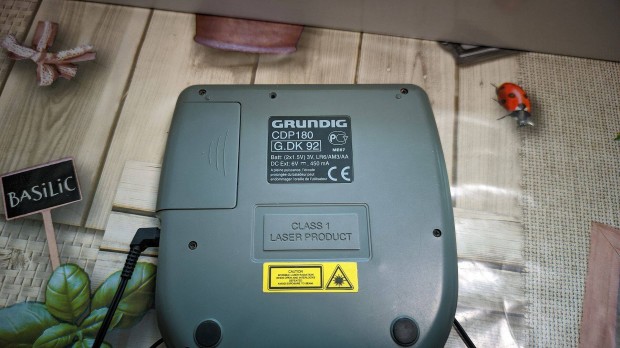 Grundig CDP-180 discman,flessel,jl jtszik