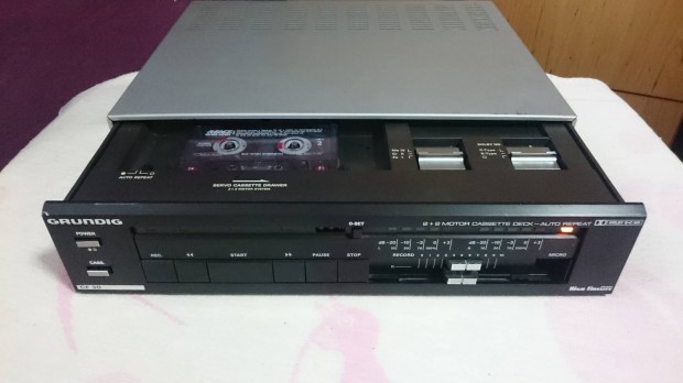 Grundig CF 30 fikos kazetts magn deck 