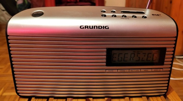 Grundig Music 7000X DAB+ Hordozható DAB+ FM rádió - Szürke