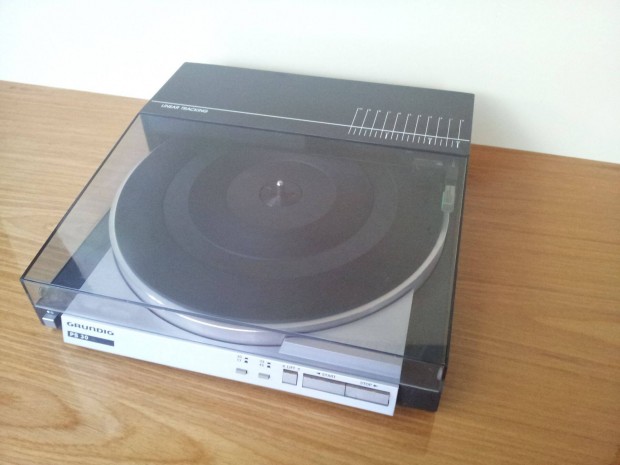 Grundig PS 30 linear Tracking Turntable lemezjtsz (1984)