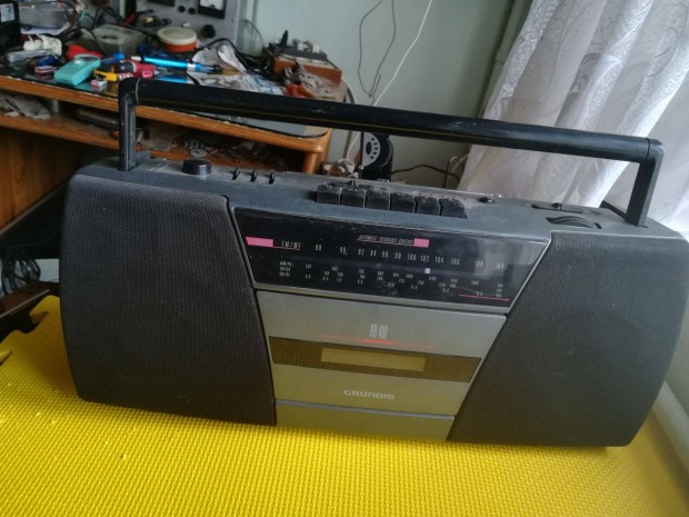 Grundig RR400 tskardi