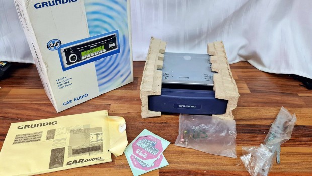 Grundig SCD2493 mp3-as autórádió eladó