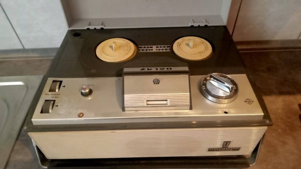 Grundig Szalagos magn 