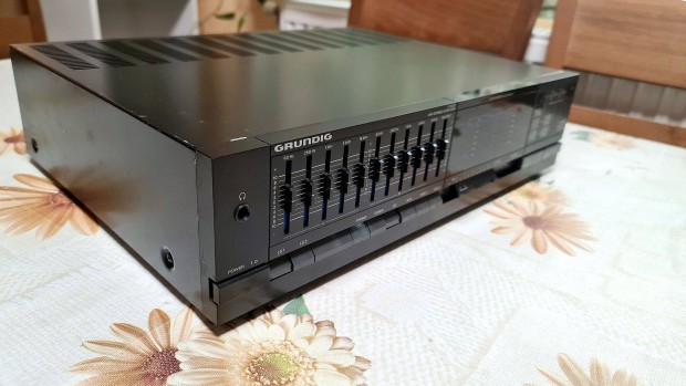 Grundig V8200 sztere erst