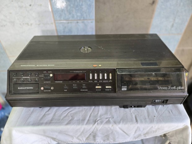 Grundig Video 2000 2DB Video Magno/Recorder