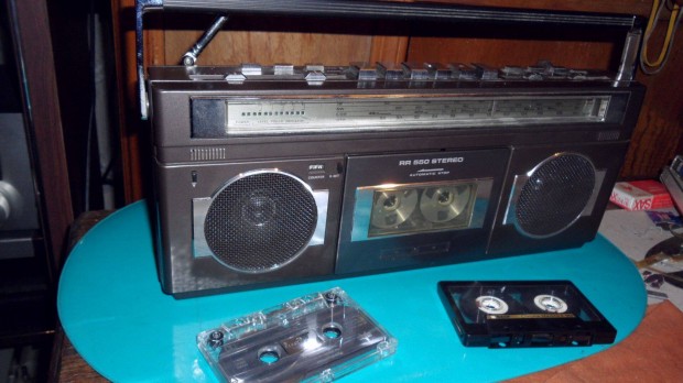 Grundig Vintage német kisméretű boombox rádió magnóval hibátlan