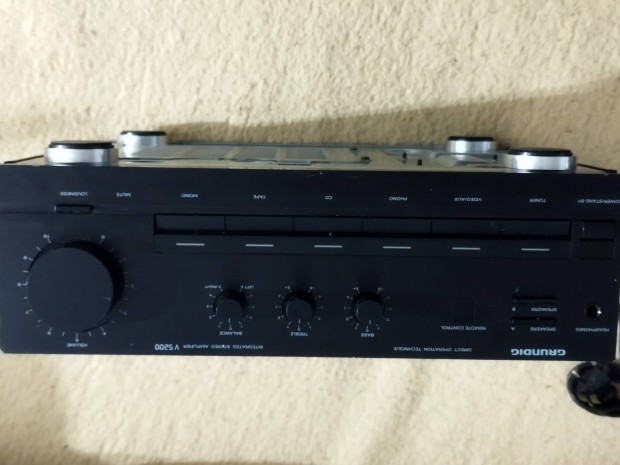 Grundig erst V5200