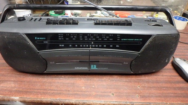 Grundig kazetts-rdi