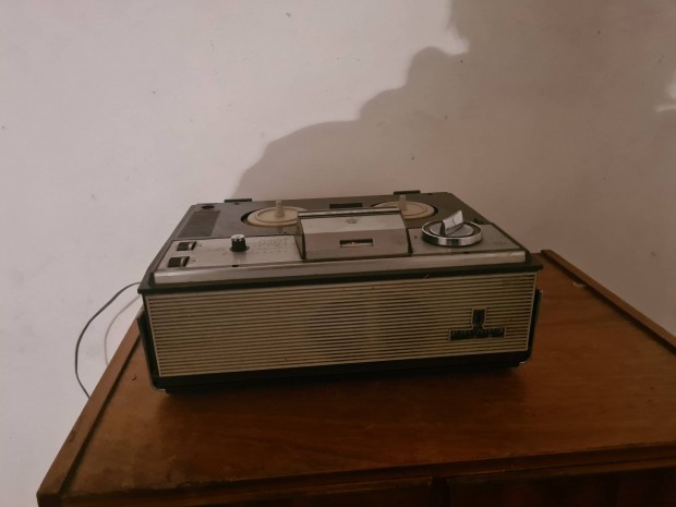 Grundig retr szalagos magn 