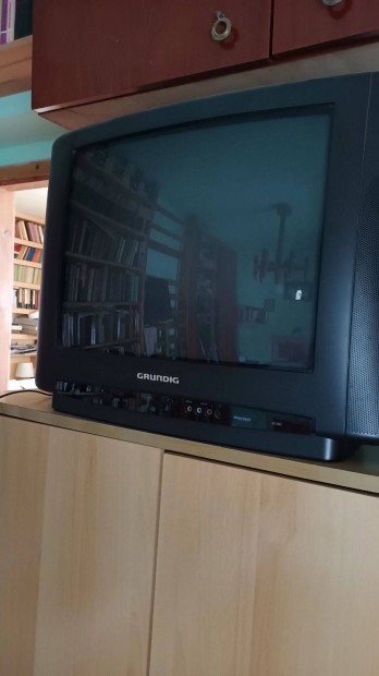 Grundig tv SE 5592 Dolby 52 cm. és Dvd lejátszó eladó távirányítóval