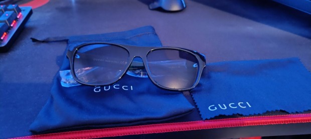 Gucci GG0341S 001 Shiny Black Solid Grey Napszemveg