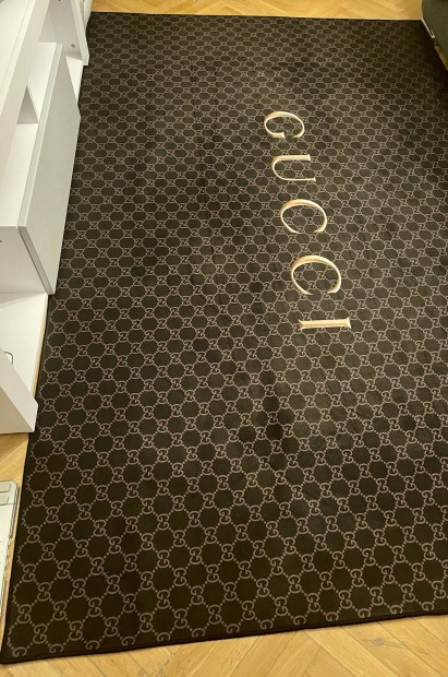 Gucci sznyeg ( Dior , Versace  Chanel ) elad !