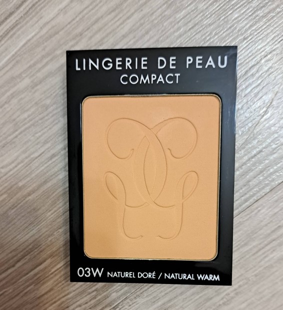 Guerlain Lingerie de Peau Compact Powder púder