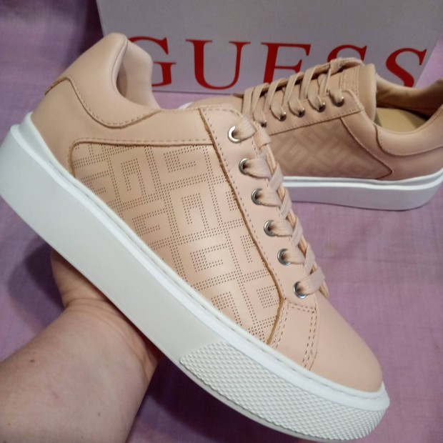 Guess 38-as (Teljesen új,bőr, pillekönnyű sneaker)
