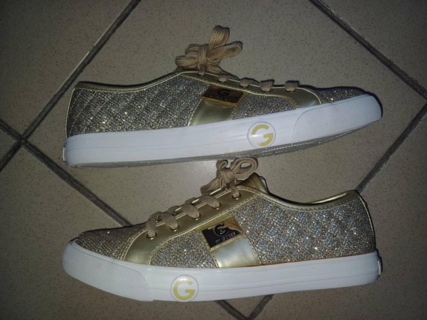 Guess 41-es arany sneaker