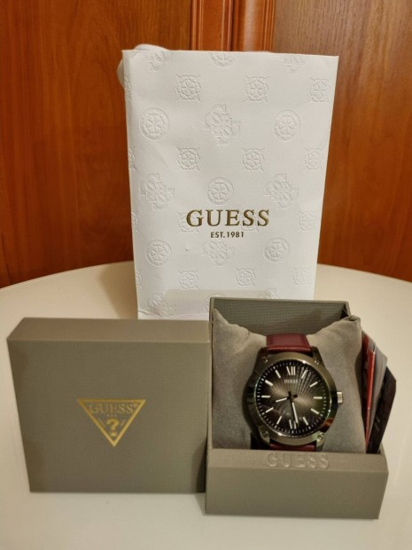 Guess Crescent GW0628G4