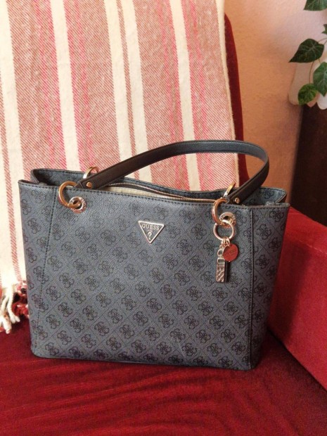 Guess Tska elad
