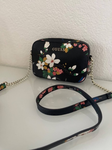 Guess crossbody