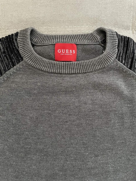 Guess s-es pulcsi