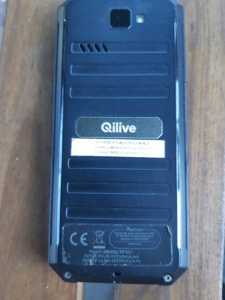 Guilive nagy nyomgombos telefon.