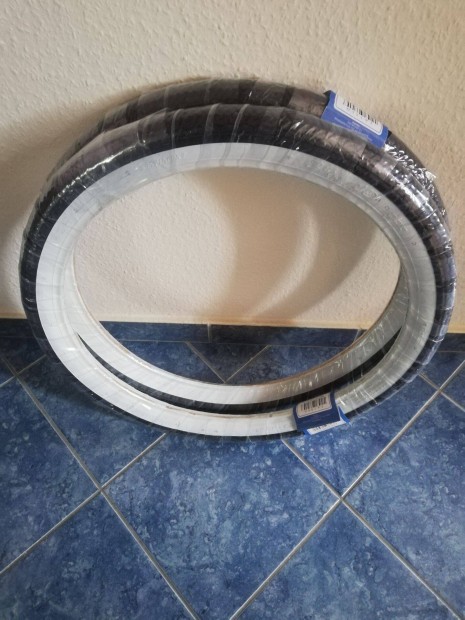 Gumi 19 feh�r peremes