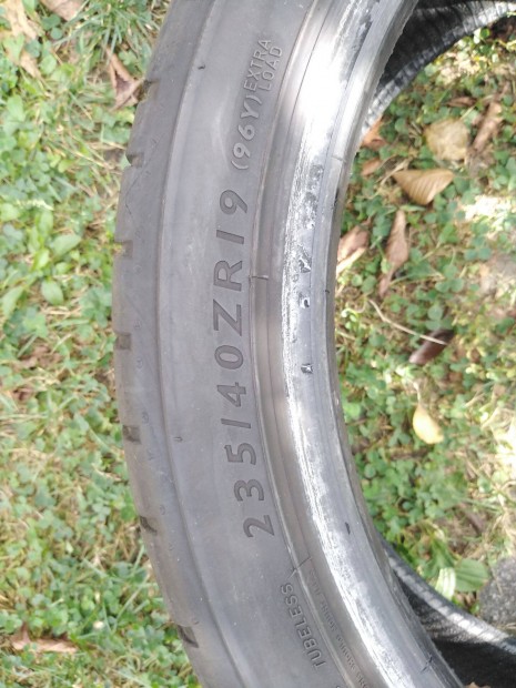 Gumi 2 db 235/40 R 19 Dunlop Sport Max