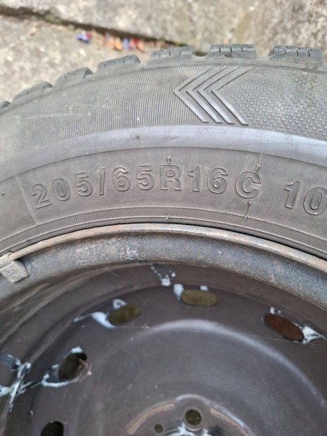 Gumi felnivel téli. C.4db. opel vivaro