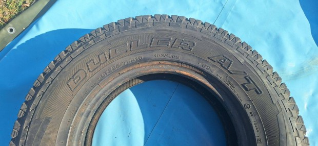 Gumi köpeny LT 225 /75 / R 16 Bridgestone 1 db eladó