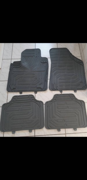 Gumi sz�nyeg elad� 