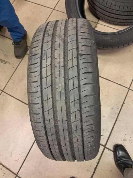 Gumiabroncs 225/50R18 vadonatj elad