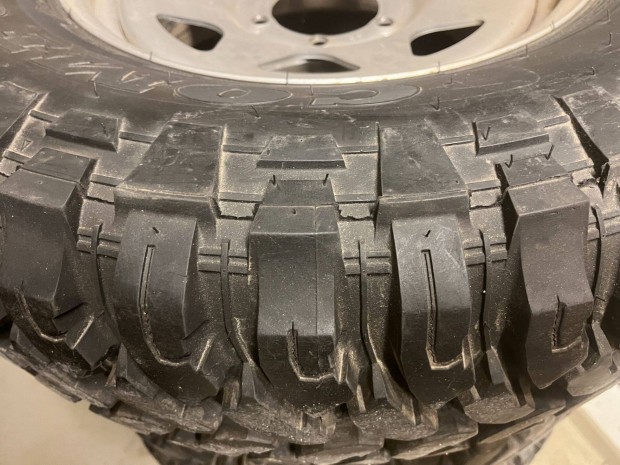 Gumiabroncs 285/70R17