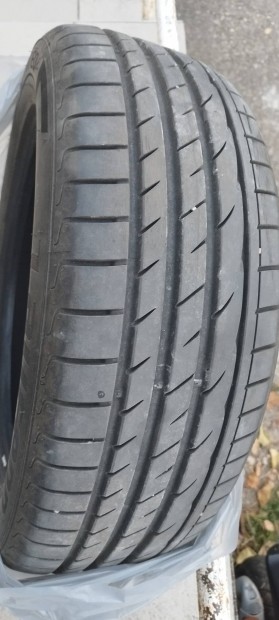 Gumiabroncs 4db elad 