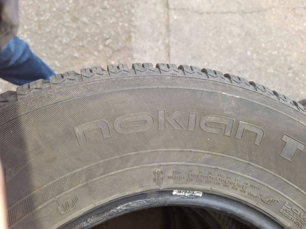 Gumiabroncs (Nokian), t�li, 225/70 R16C, j� �llapotban elad�