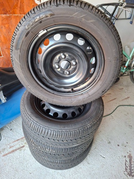 Gumiabroncs felnivel