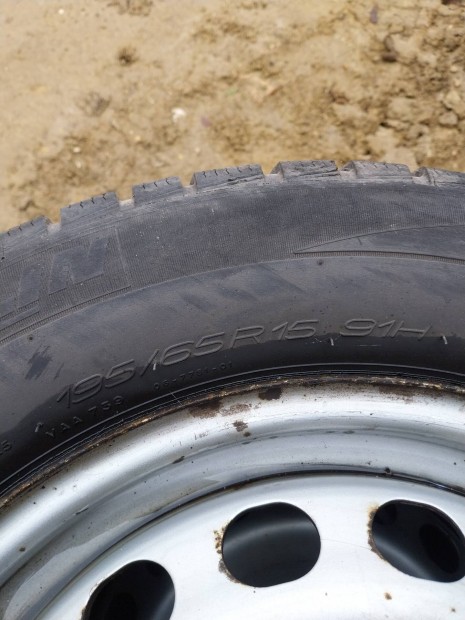 Gumiabroncs felnivel elado