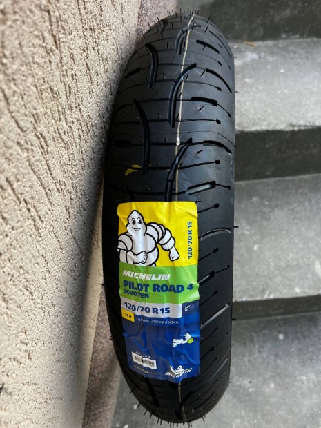 Gumiabroncs motorkerékpár burgman